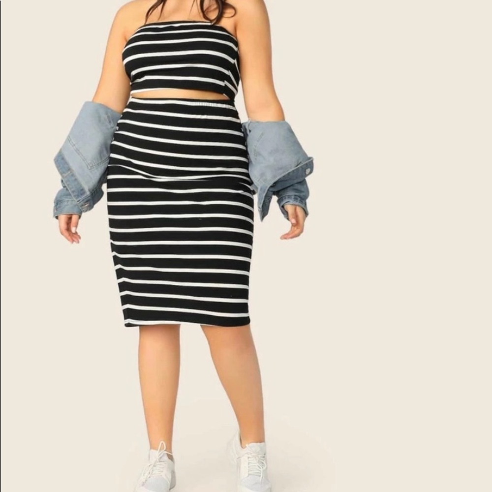 NAVY STRIPED BANDEAU TOP WITH SKIRT SZ XL